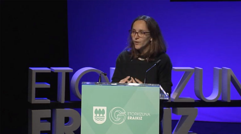 VIDEO ▶ Movilización feminista ante las políticas neoliberales (Julia Martí)